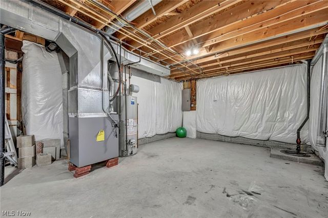 998 Woodfield Lane, Brunswick, OH 44212