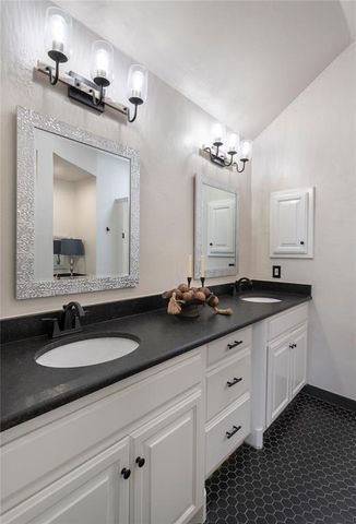 15805 Brenner Pass, Edmond, OK 73013