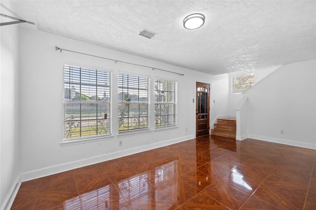 15903 S Alley Court, Houston, TX 77082