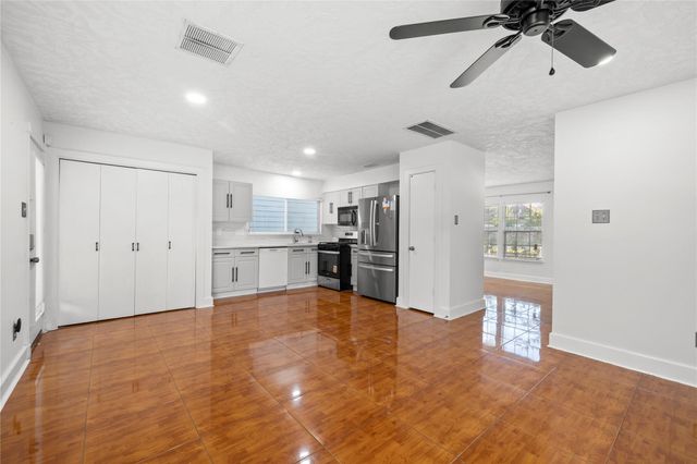15903 S Alley Court, Houston, TX 77082