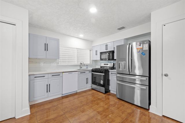 15903 S Alley Court, Houston, TX 77082