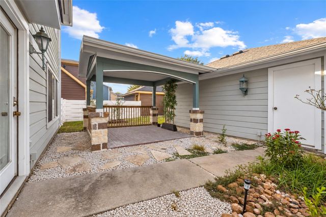 15903 S Alley Court, Houston, TX 77082