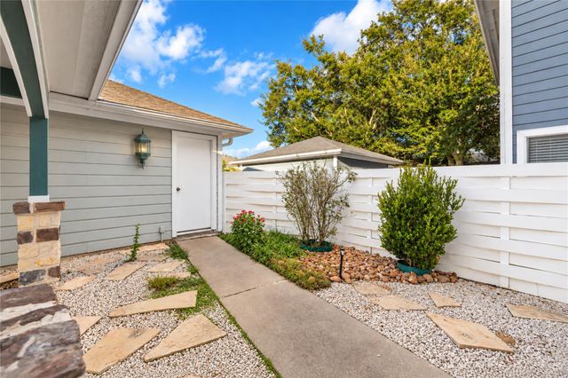 15903 S Alley Court, Houston, TX 77082
