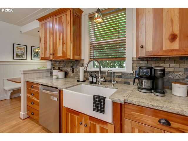 2939 Sw CUSTER St, Portland, OR 97219