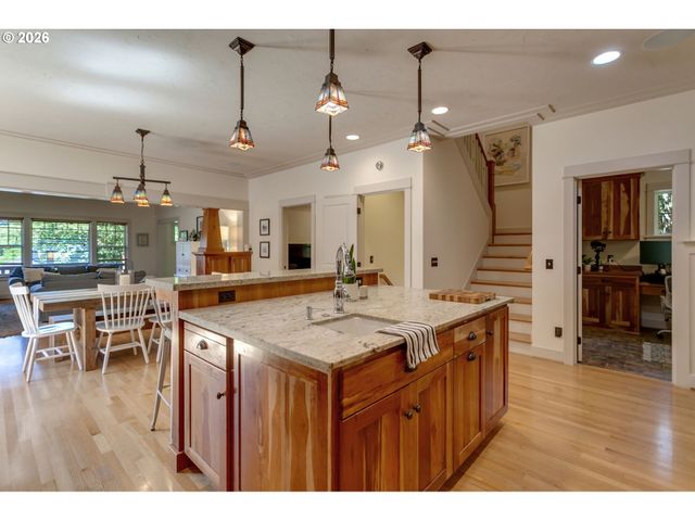 2939 Sw CUSTER St, Portland, OR 97219