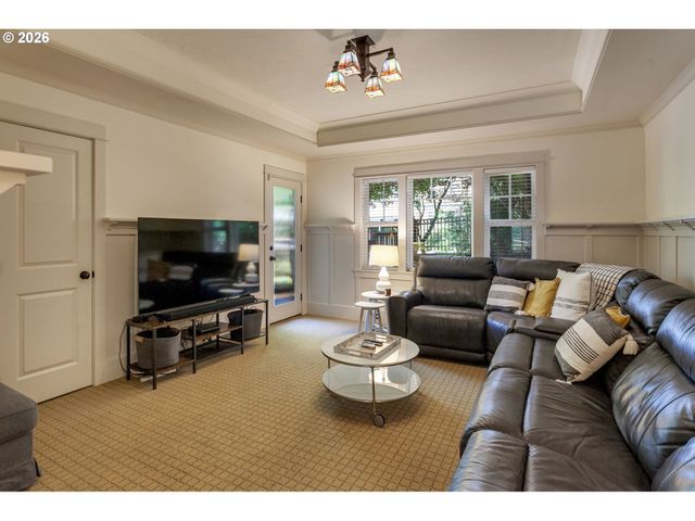 2939 Sw CUSTER St, Portland, OR 97219