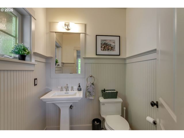 2939 Sw CUSTER St, Portland, OR 97219
