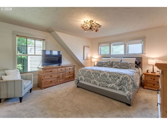 2939 Sw CUSTER St, Portland, OR 97219