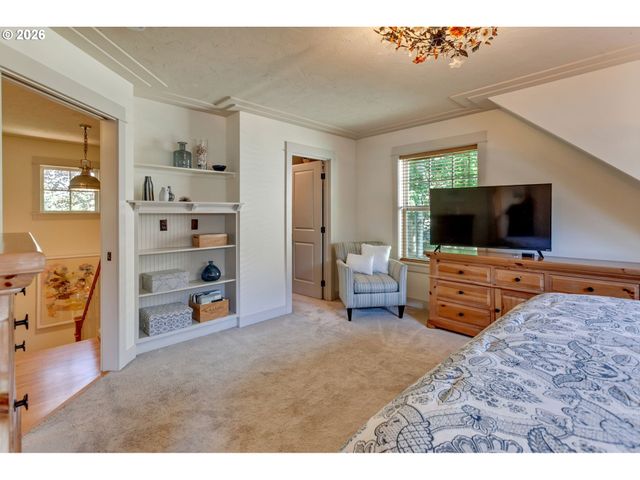2939 Sw CUSTER St, Portland, OR 97219