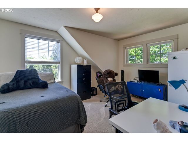 2939 Sw CUSTER St, Portland, OR 97219