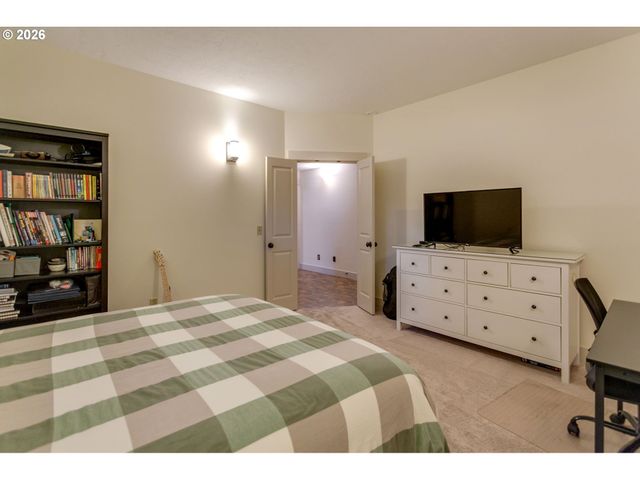 2939 Sw CUSTER St, Portland, OR 97219