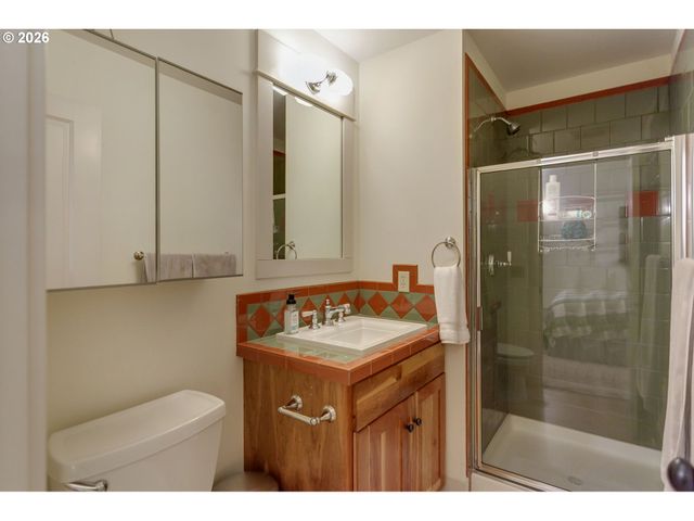 2939 Sw CUSTER St, Portland, OR 97219