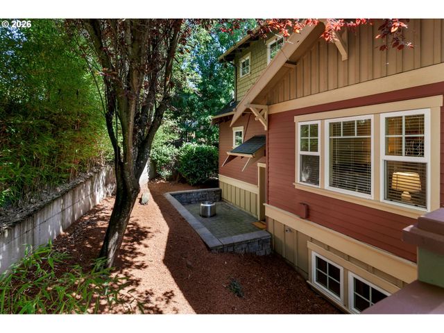 2939 Sw CUSTER St, Portland, OR 97219