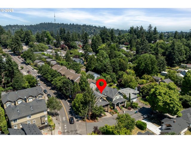 2939 Sw CUSTER St, Portland, OR 97219