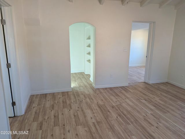 2711 E Grant Road, Tucson, AZ 85716