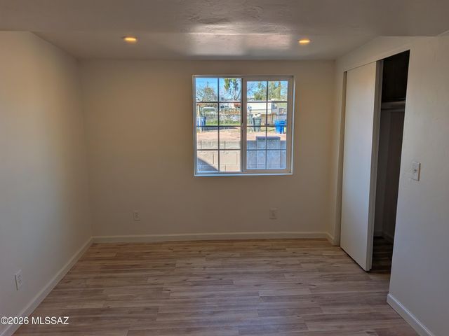 2711 E Grant Road, Tucson, AZ 85716