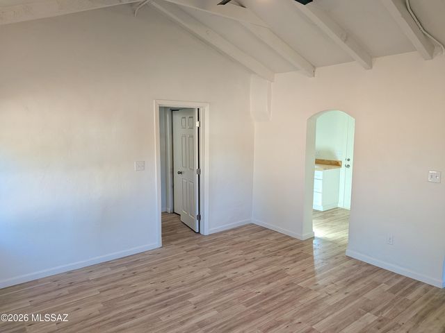 2711 E Grant Road, Tucson, AZ 85716