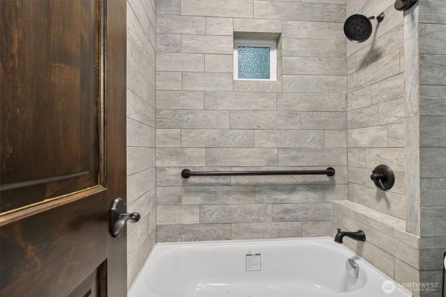 1059 Evergreen Lane, Freeland, WA 98249