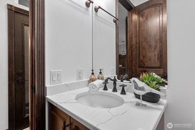 1059 Evergreen Lane, Freeland, WA 98249