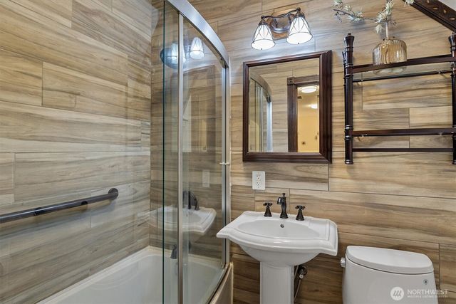 1059 Evergreen Lane, Freeland, WA 98249