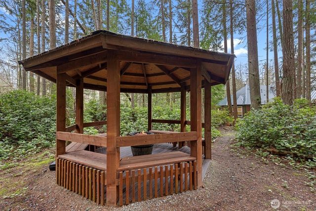 1059 Evergreen Lane, Freeland, WA 98249