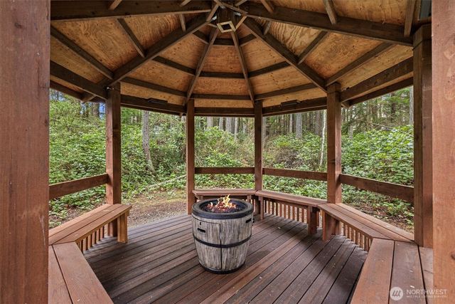 1059 Evergreen Lane, Freeland, WA 98249