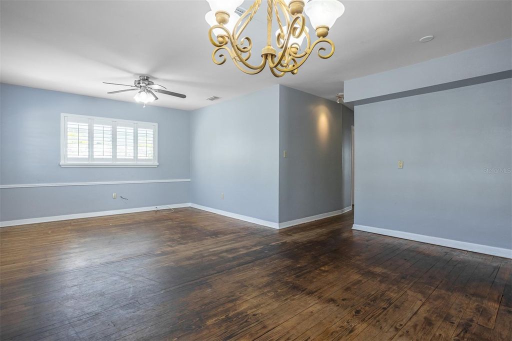 Image 4 of property listing at 3306 W FIELDER STREET, Tampa, FL 33611