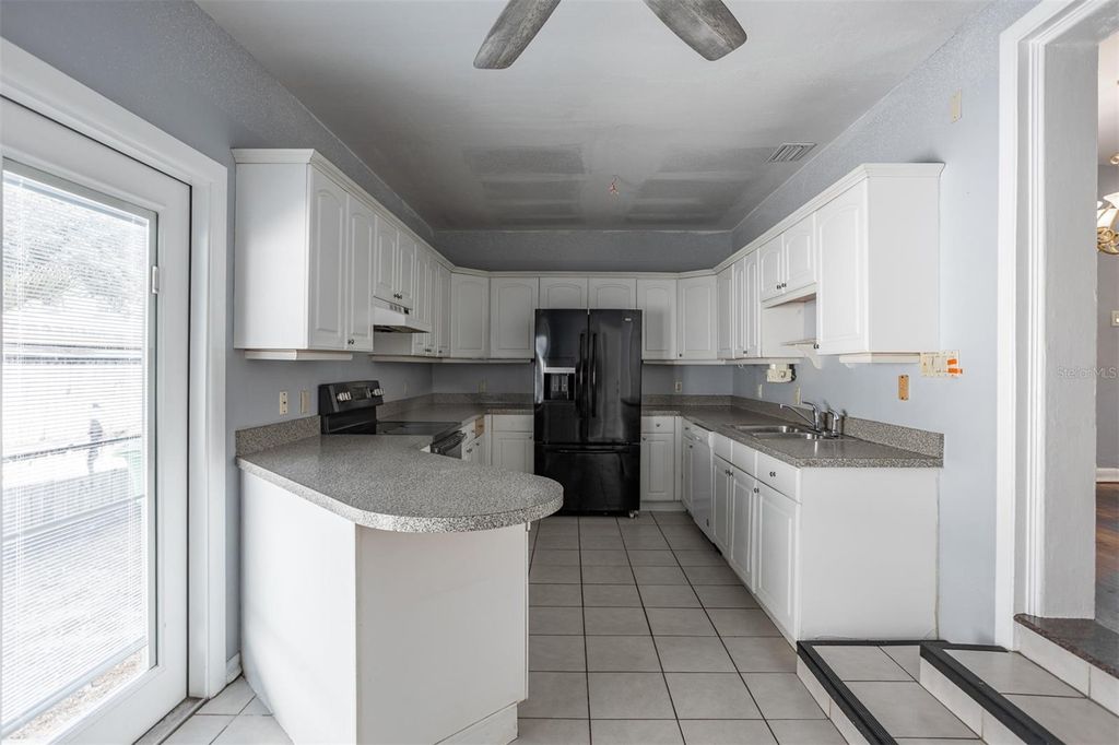 Image 7 of property listing at 3306 W FIELDER STREET, Tampa, FL 33611