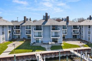 400 Lakeview Court 19, Spring Lake Vllg, MI 49456