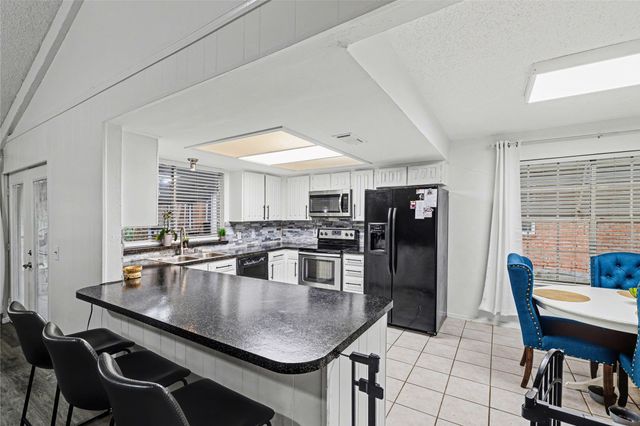 1806 Briar Meadow Drive, Arlington, TX 76014