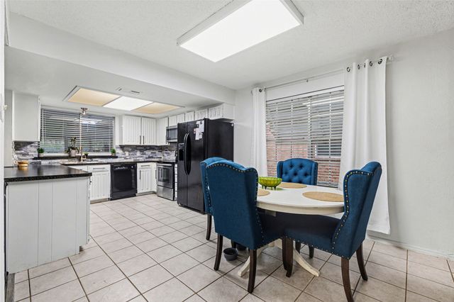 1806 Briar Meadow Drive, Arlington, TX 76014