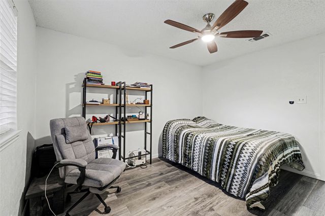 1806 Briar Meadow Drive, Arlington, TX 76014