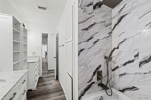 1806 Briar Meadow Drive, Arlington, TX 76014