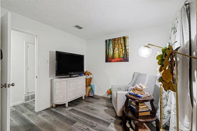 1806 Briar Meadow Drive, Arlington, TX 76014