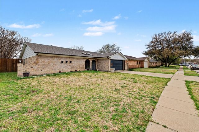 1806 Briar Meadow Drive, Arlington, TX 76014