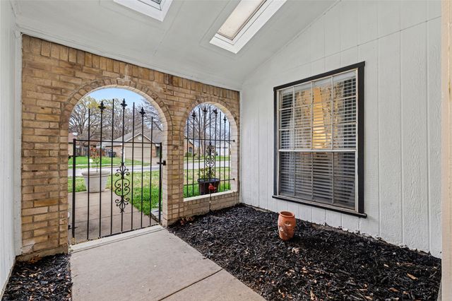 1806 Briar Meadow Drive, Arlington, TX 76014