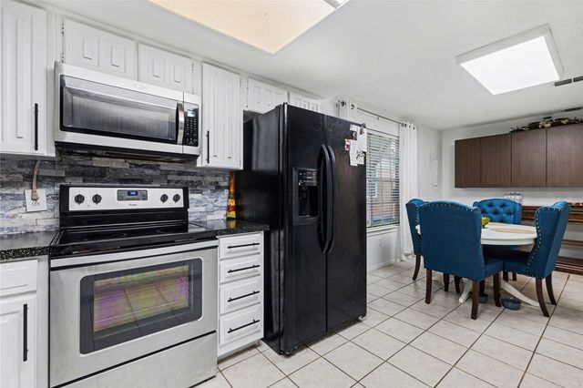 1806 Briar Meadow Drive, Arlington, TX 76014