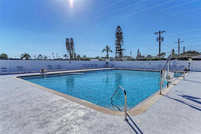 10315 CORTEZ ROAD W 17J, Bradenton, FL 34210