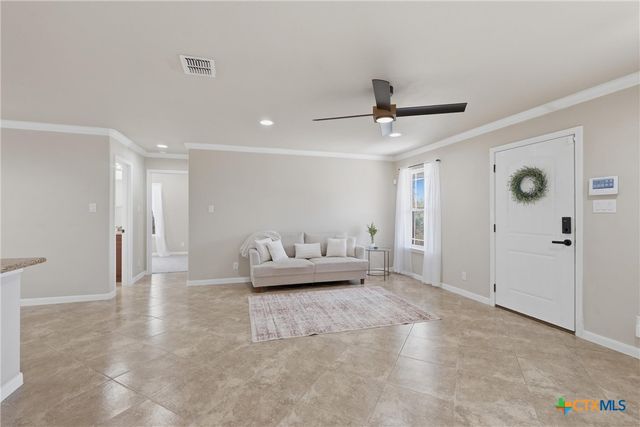 1427 Bonnyview Dr, Canyon Lake, TX 78133
