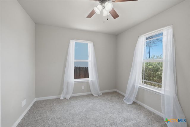 1427 Bonnyview Dr, Canyon Lake, TX 78133