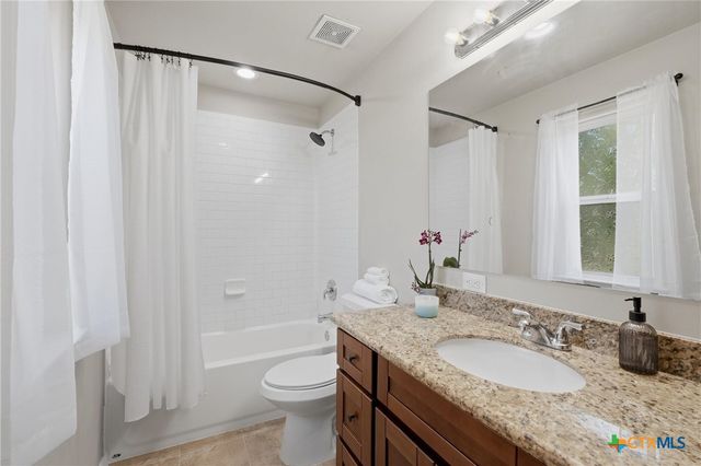 1427 Bonnyview Dr, Canyon Lake, TX 78133
