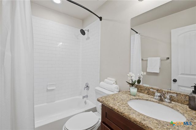 1427 Bonnyview Dr, Canyon Lake, TX 78133