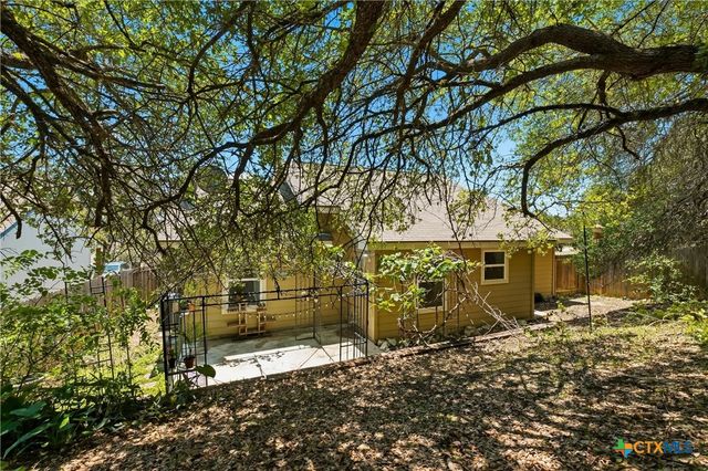 1427 Bonnyview Dr, Canyon Lake, TX 78133