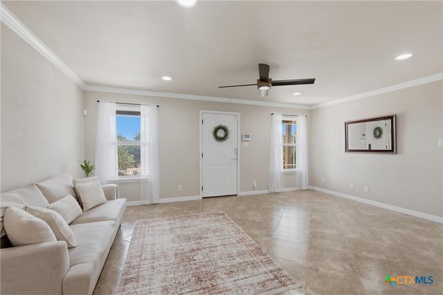 1427 Bonnyview Dr, Canyon Lake, TX 78133