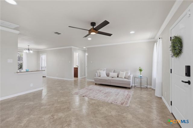 1427 Bonnyview Dr, Canyon Lake, TX 78133