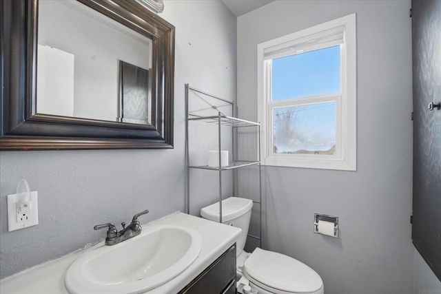 910 K Avenue, Grundy Center, IA 50638