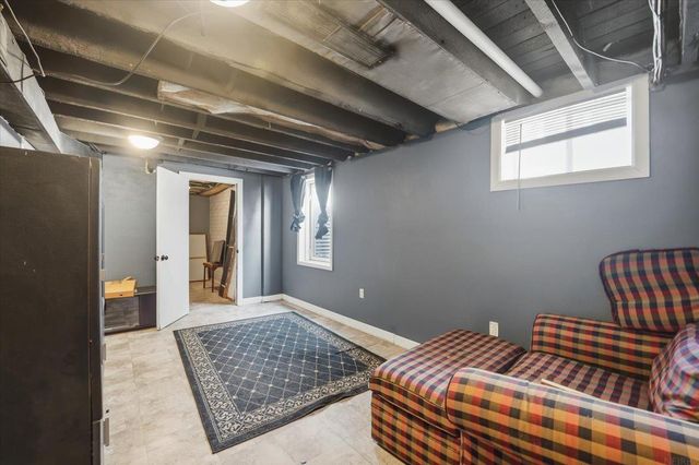 910 K Avenue, Grundy Center, IA 50638