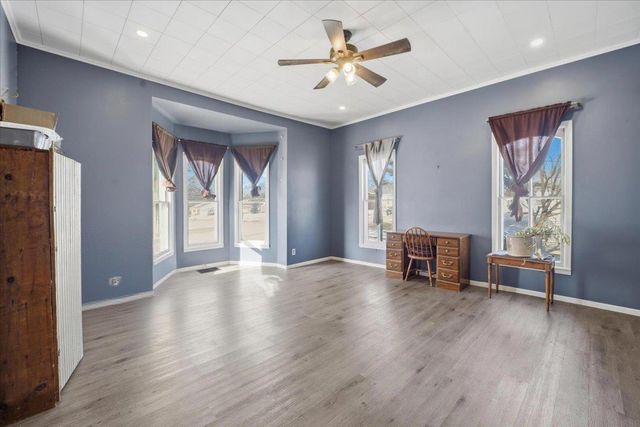 910 K Avenue, Grundy Center, IA 50638