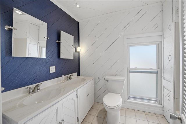 910 K Avenue, Grundy Center, IA 50638