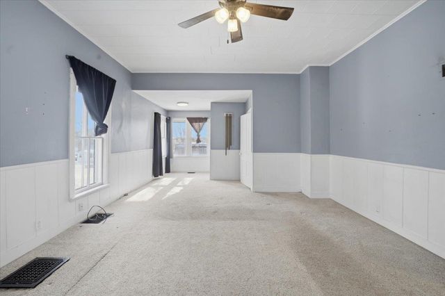 910 K Avenue, Grundy Center, IA 50638